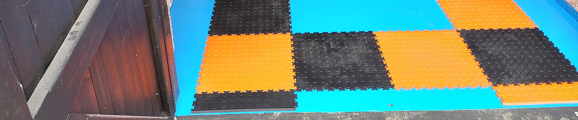 Coloured Interlocking Tiles